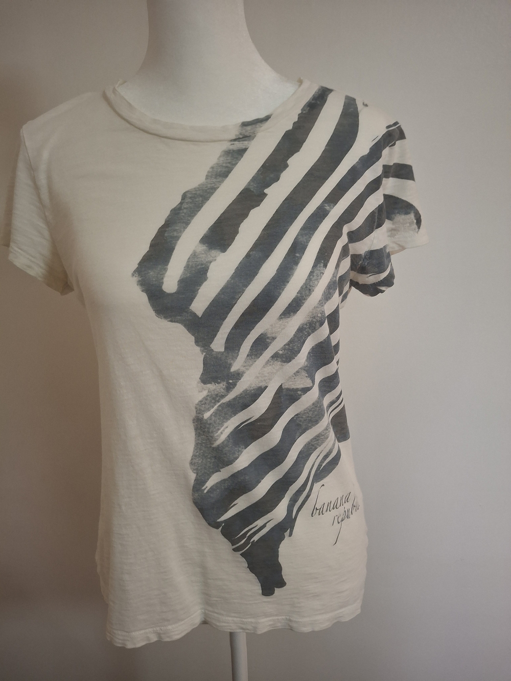 Banana Republic White Short-Sleeve Tee with Charcoal Graphic
